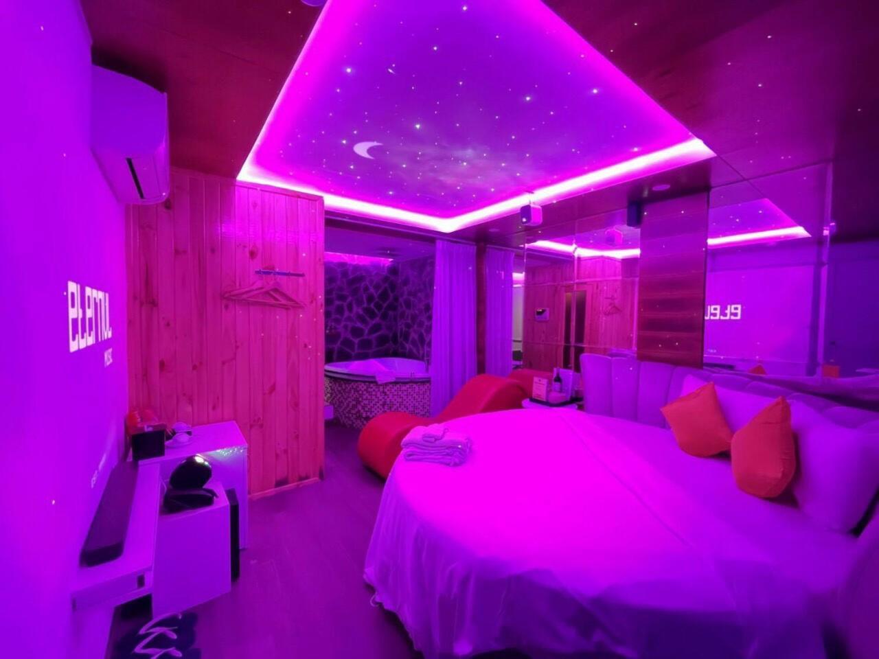 Hotel Ks Tinh Nhan Sach Ho Chi Minh City