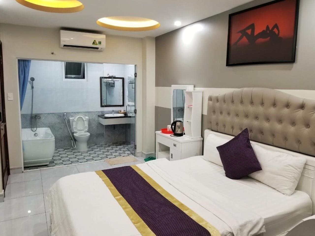 Ks Tinh Nhan Sach Hotel